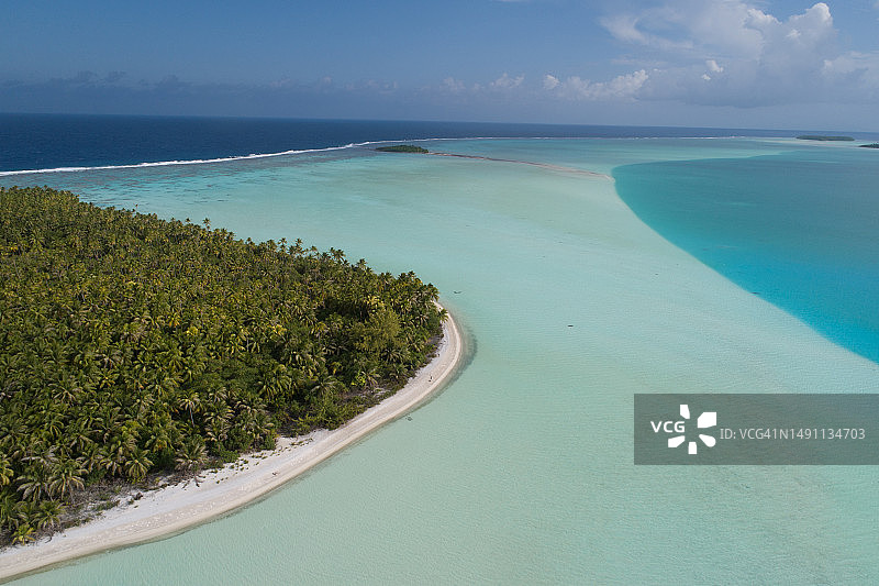 热带水域和环礁鸟瞰，提提亚罗阿岛，塔希提岛图片素材