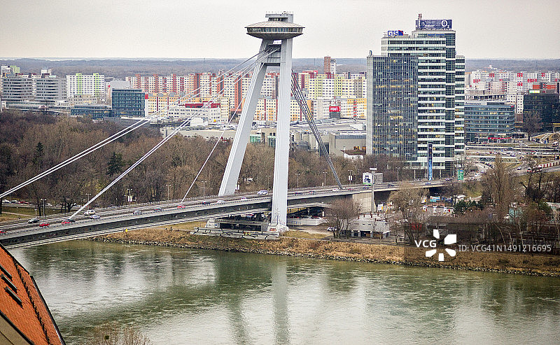 多瑙河上的桥梁 - 斯洛伐克布拉迪斯拉发图片素材