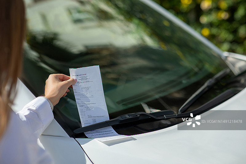 交通罚单图片素材