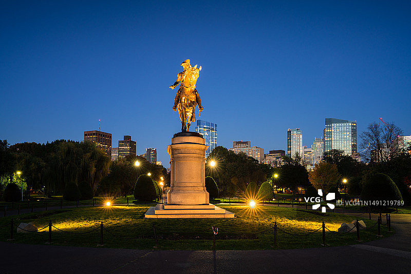 波士顿公共花园的乔治·华盛顿雕像，美国马萨诸塞州波士顿图片素材