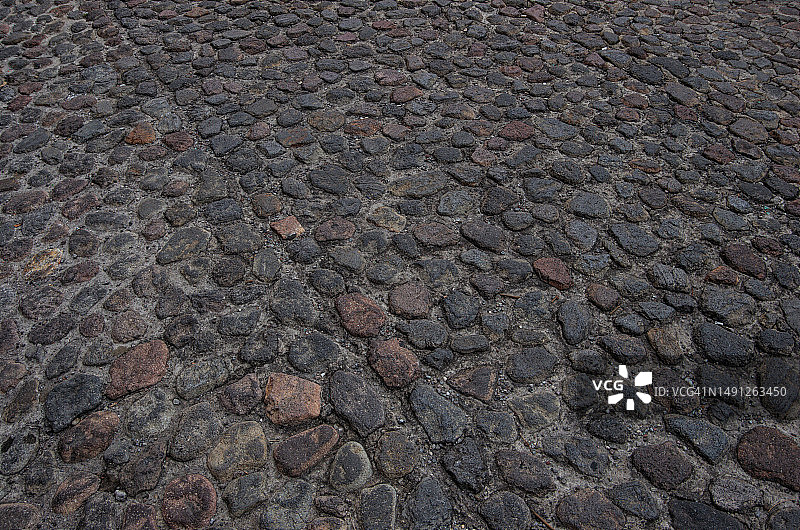 殖民时代的鹅卵石街道图片素材