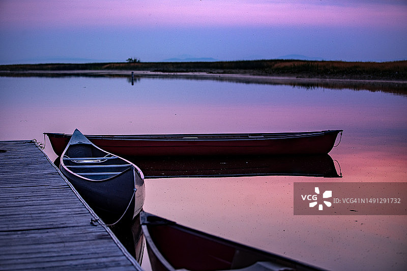 俄勒冈州南部洛基角上克拉马斯湖日出图片素材