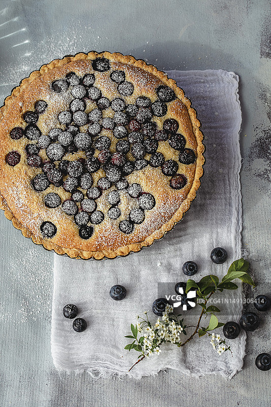 蓝莓馅的法式杏仁馅饼图片素材