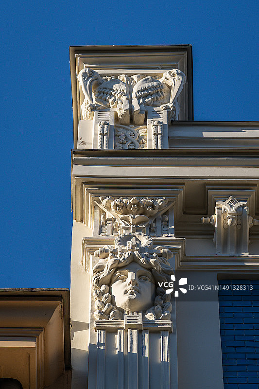 拉脱维亚里加新艺术风格建筑装饰特写图片素材