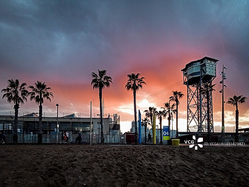 巴塞罗那圣塞巴斯蒂亚塔空中缆车图片素材