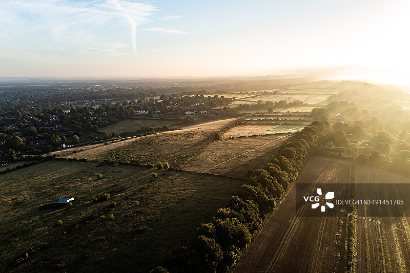 清晨日出，英格兰萨里图片素材