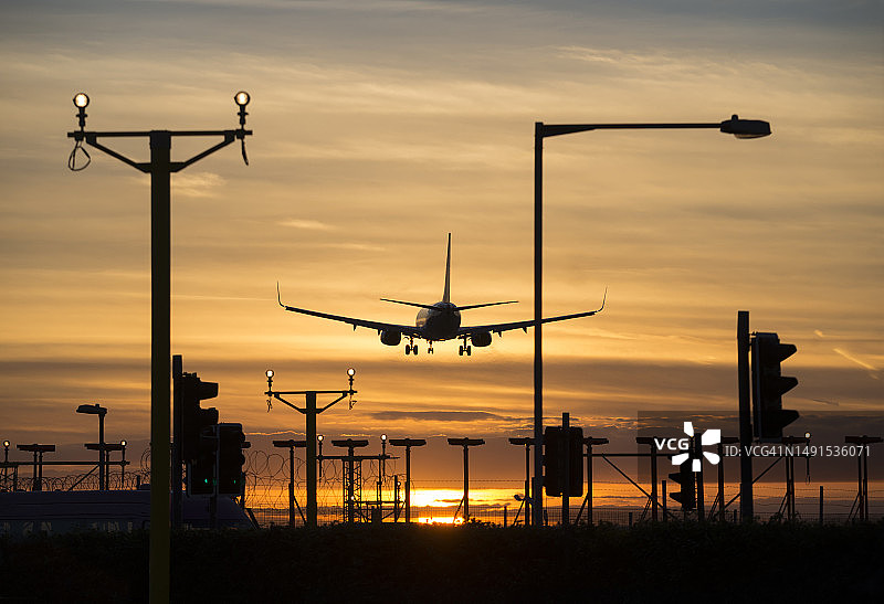 飞机着陆图片素材