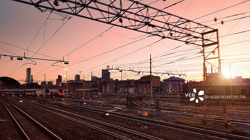 意大利米兰的铁路轨道图片素材
