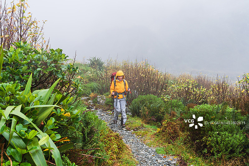 远足让生活更美好图片素材
