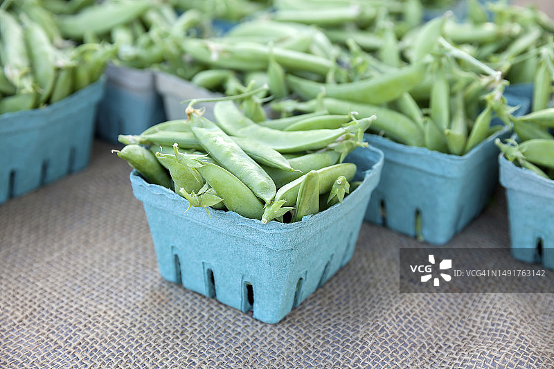 农贸市场上的甜脆豌豆图片素材