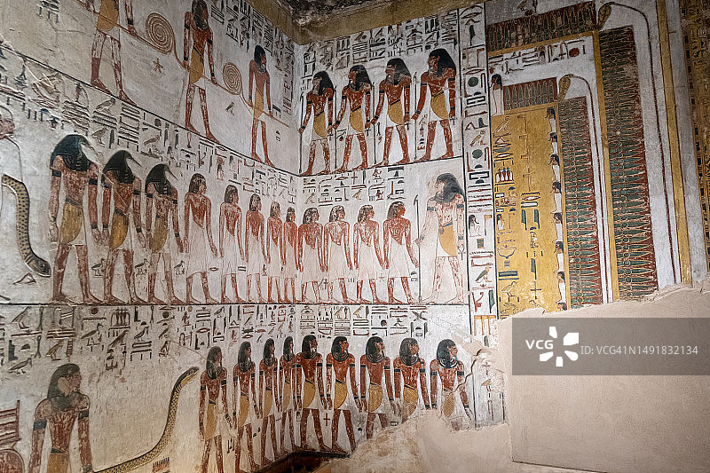 埃及卢克索帝王谷墓中的象形文字图片素材