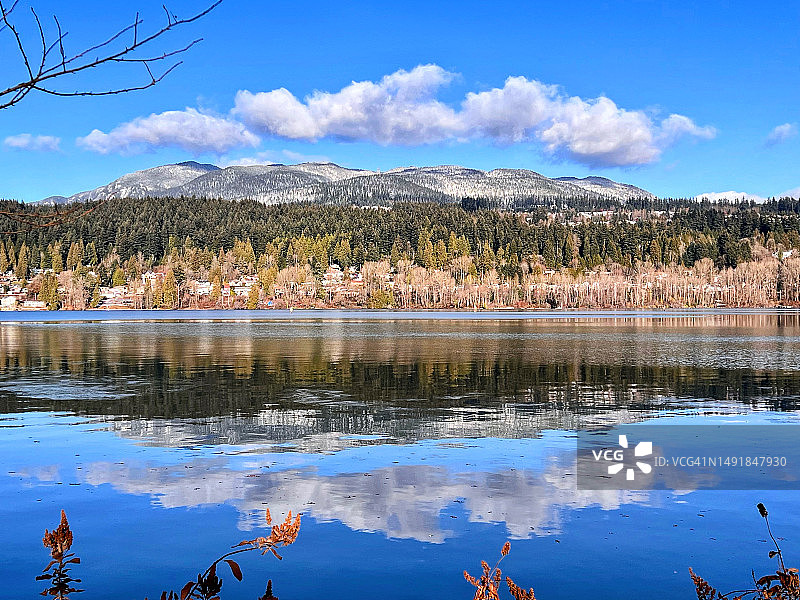 秋季倒影图片素材