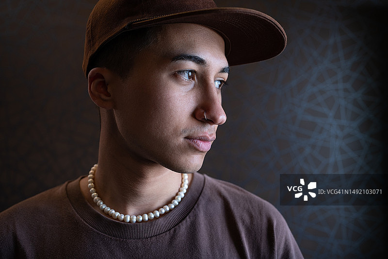 年轻人肖像图片素材