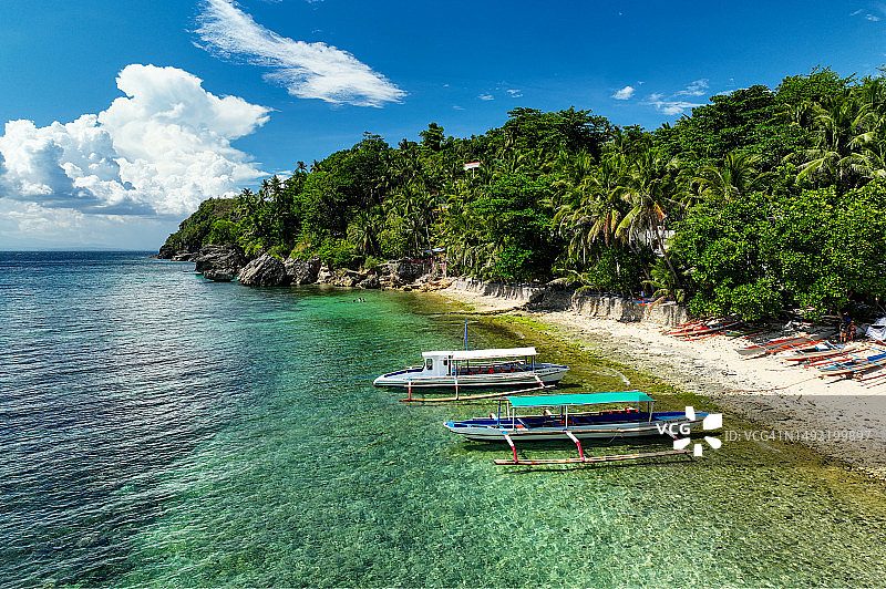 菲律宾吉马拉斯的热带海滩风光图片素材