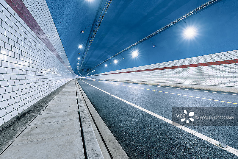 蓝色空隧道图片素材