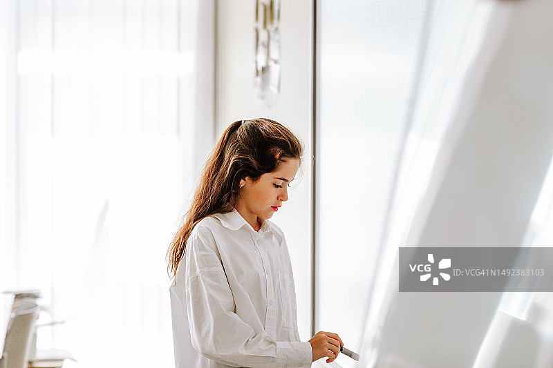 学校课堂上的孩子们图片素材