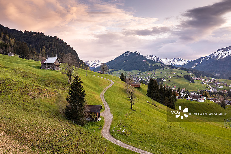 黄昏时分的克莱恩瓦尔斯山谷图片素材