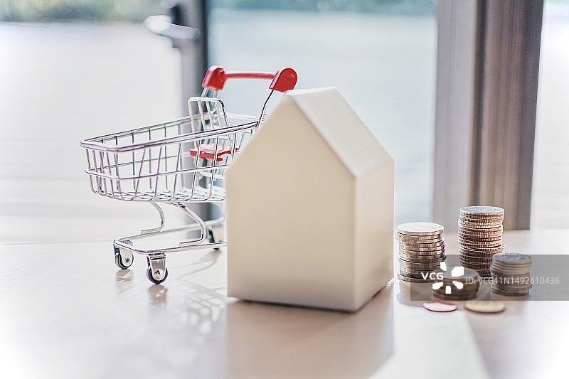 在线购物概念：网上购物，在线购房图片素材