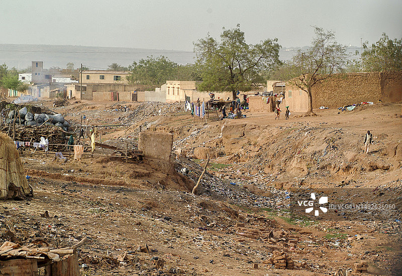 撒哈拉沙漠中的非洲房屋或泥土小屋，尼日尔图片素材