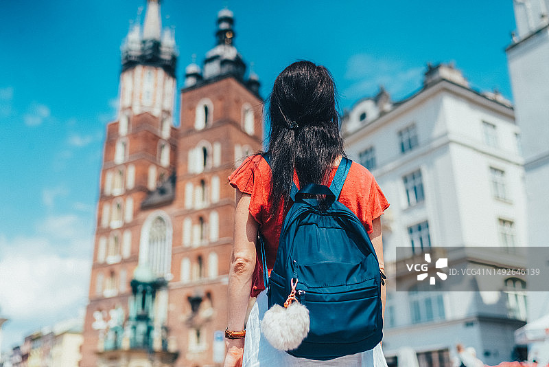 独自旅行者探索欧洲图片素材