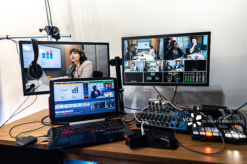 演出后台的音响和录音系统图片素材