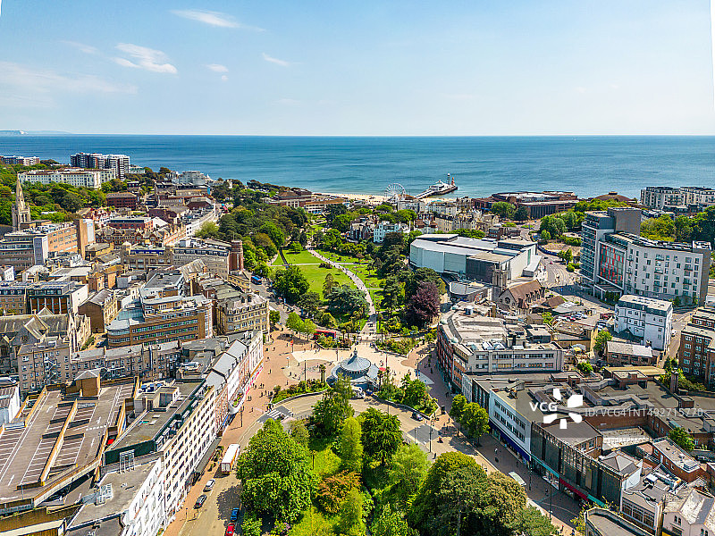 眺望伯恩茅斯广场和大海图片素材