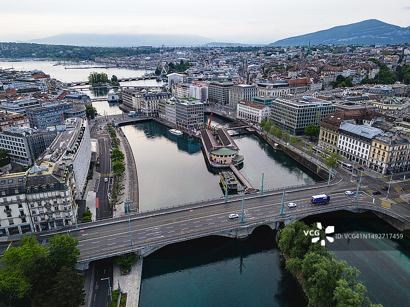 日出时分的日内瓦航拍景观图片素材