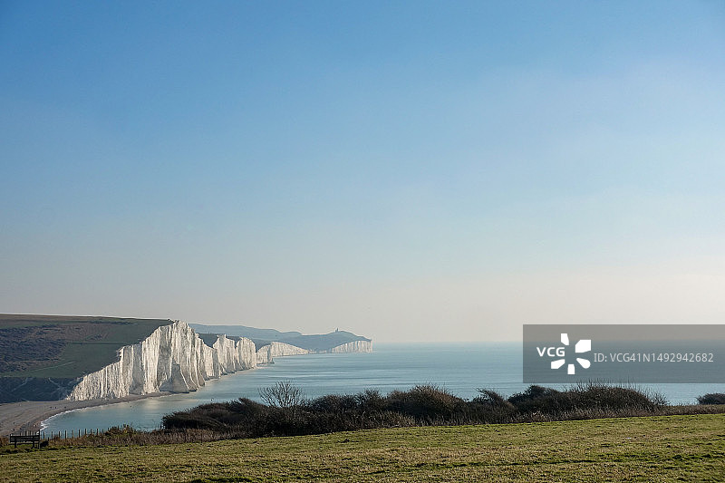 晴朗阳光下的七姐妹图片素材