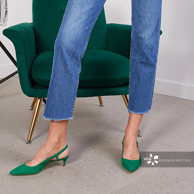 绿色磨砂皮鞋图片素材