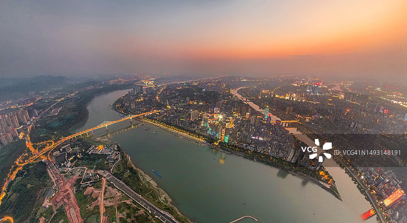 俯瞰四川泸州半岛的城市夜景图片素材