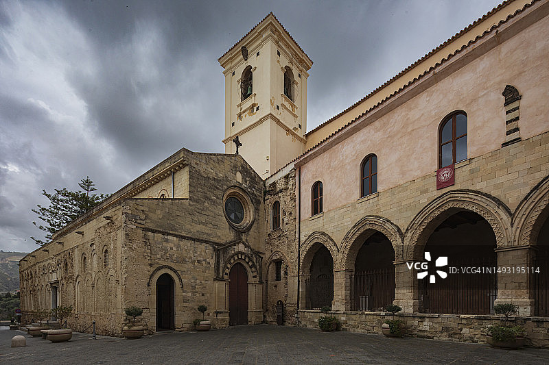 罗马尼亚圣母大教堂（12世纪）图片素材