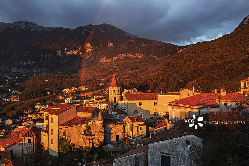 马拉泰亚历史中心日落景色图片素材