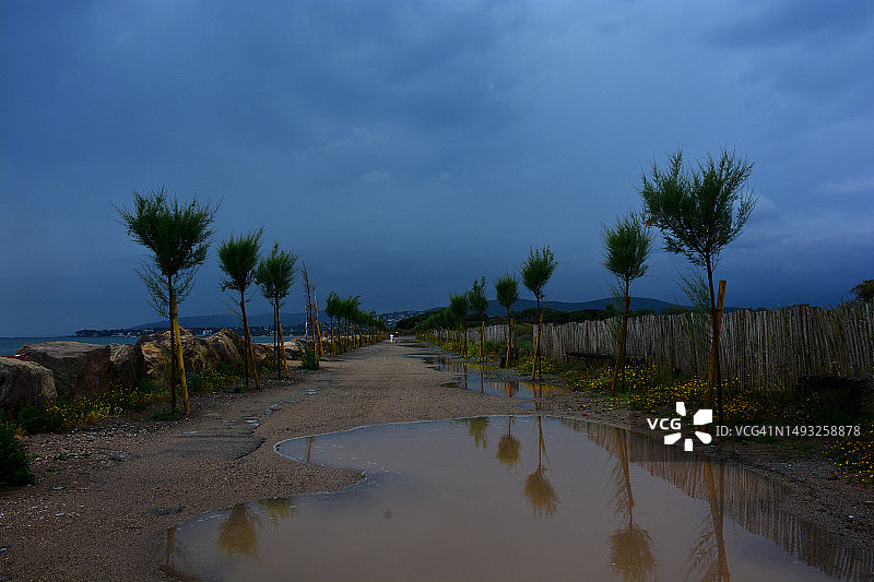 法国南部雨后图片素材