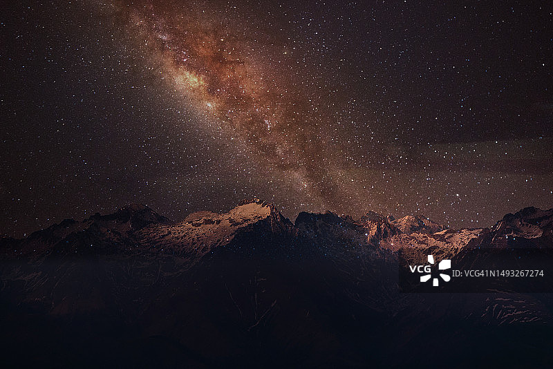 自然风光：山川、蓝天、白云图片素材