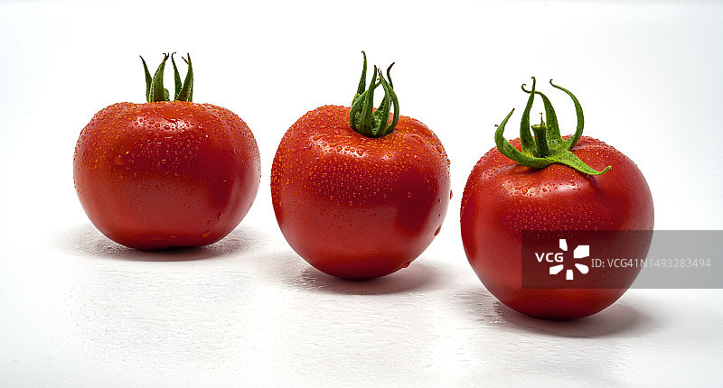 白色背景下的番茄特写，加拿大图片素材