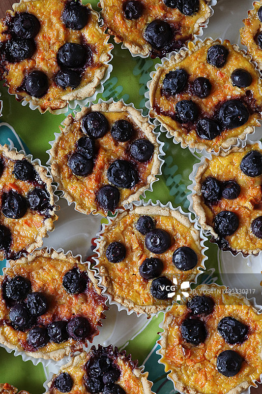 胡萝卜苹果蓝莓迷你挞图片素材