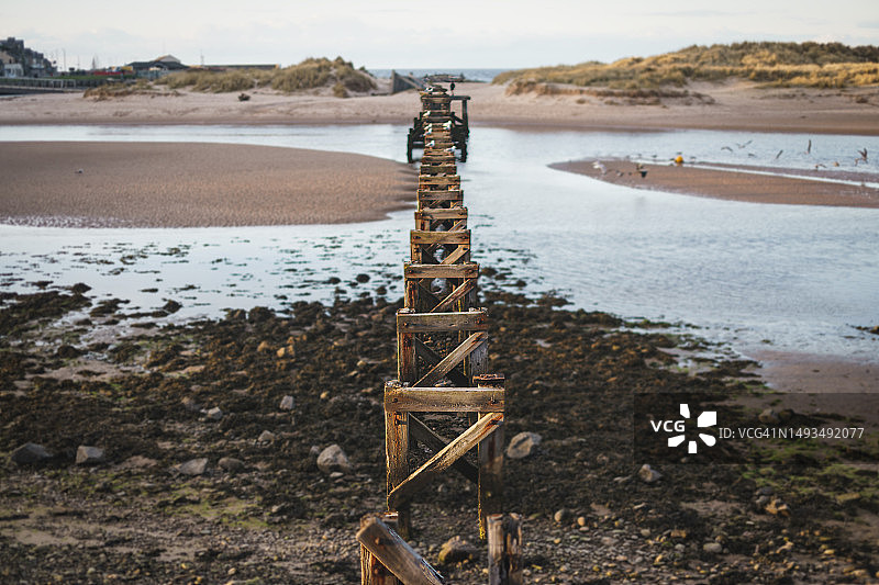 洛西茅斯港的老桥图片素材