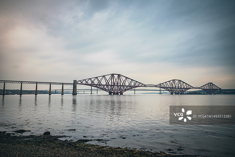福斯湾上的桥梁图片素材