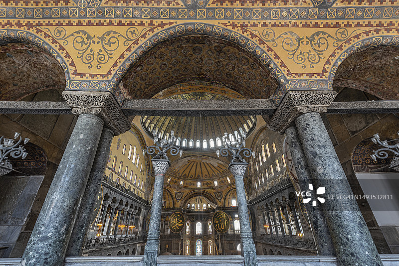 土耳其伊斯坦布尔著名的圣索菲亚大清真寺图片素材
