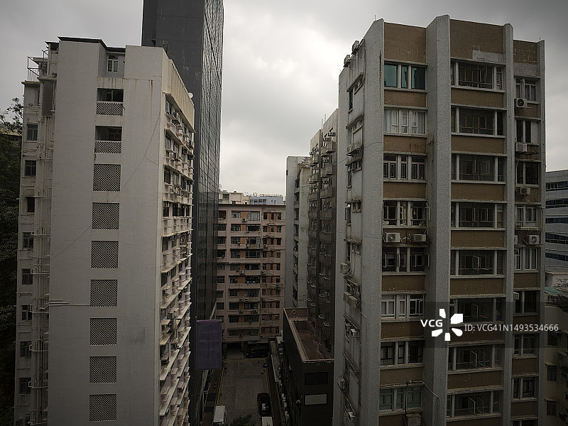老旧的塔楼公寓图片素材