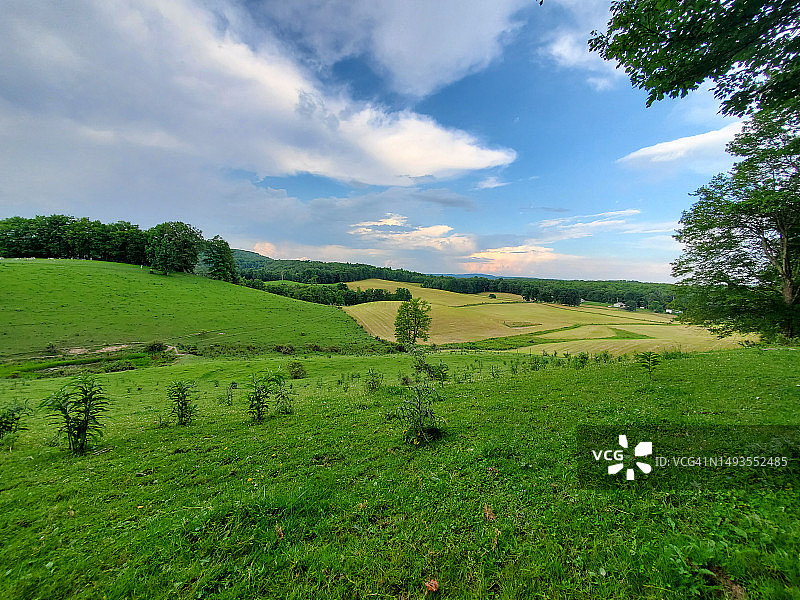 美国西弗吉尼亚州的田野风光图片素材