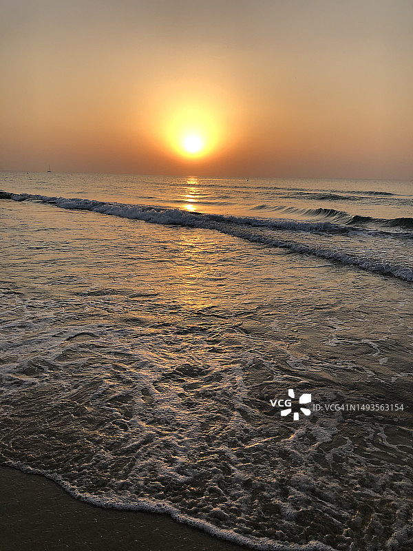 以色列特拉维夫海滩日落图片素材
