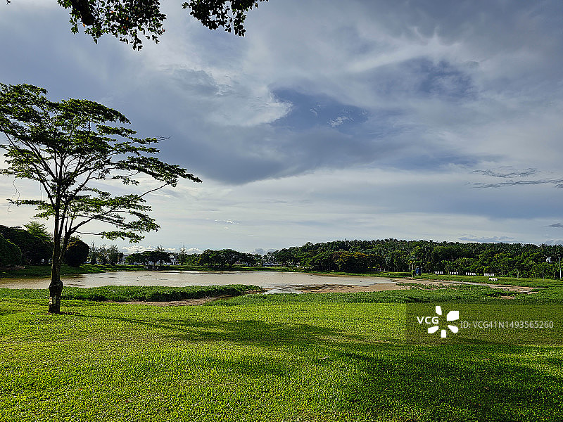 马来西亚吉打州居林，田野风光图片素材