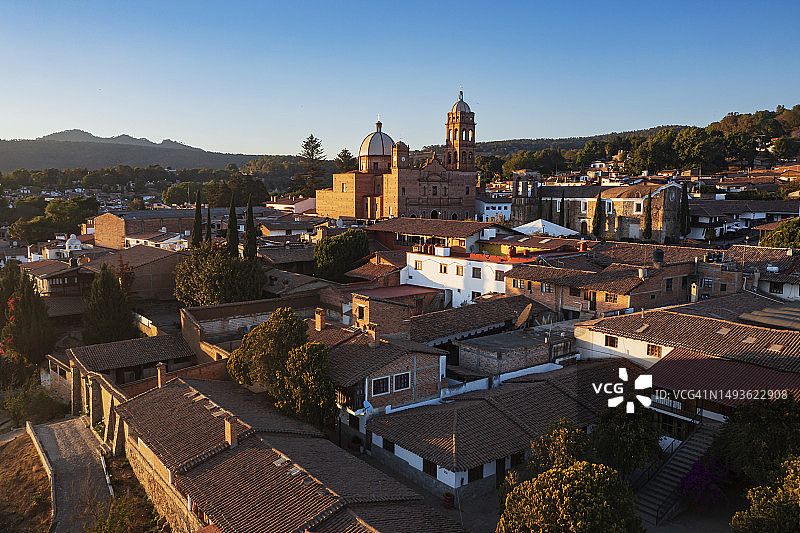 墨西哥小镇日落鸟瞰图图片素材