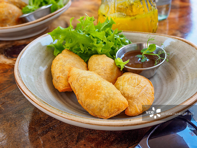 库拉索岛的传统荷属加勒比馅饼图片素材