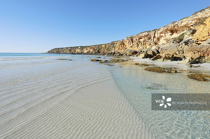艾尔半岛渔业湾的蓝天背景图片素材