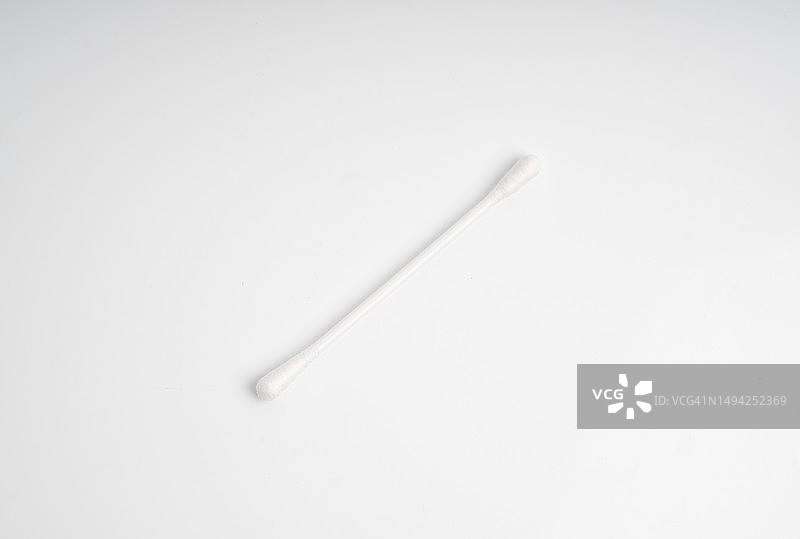 白色背景上的新棉签图片素材