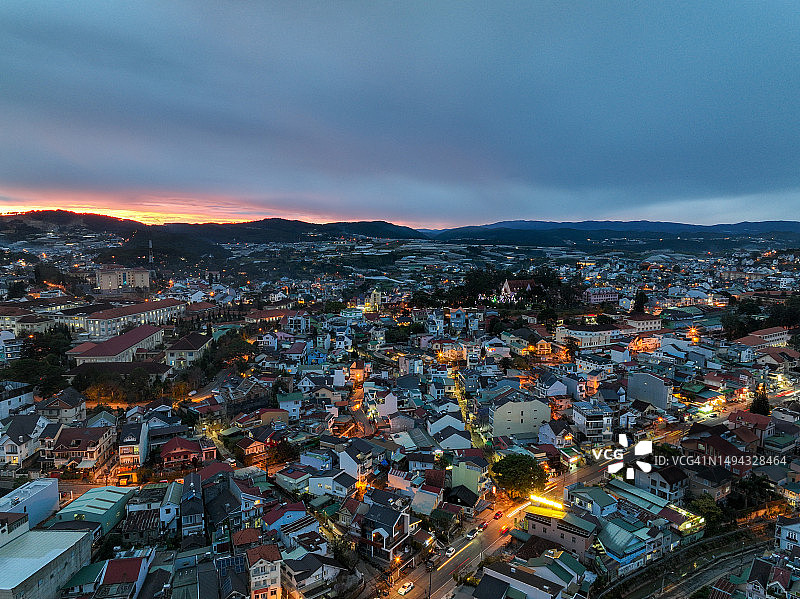 越南林同省大叻市夜景航拍照片图片素材