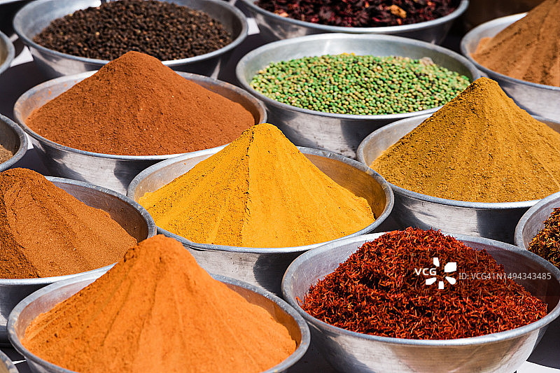 当地市场出售的香料图片素材
