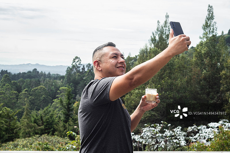 在里奥内格罗乡村的户外自拍1图片素材